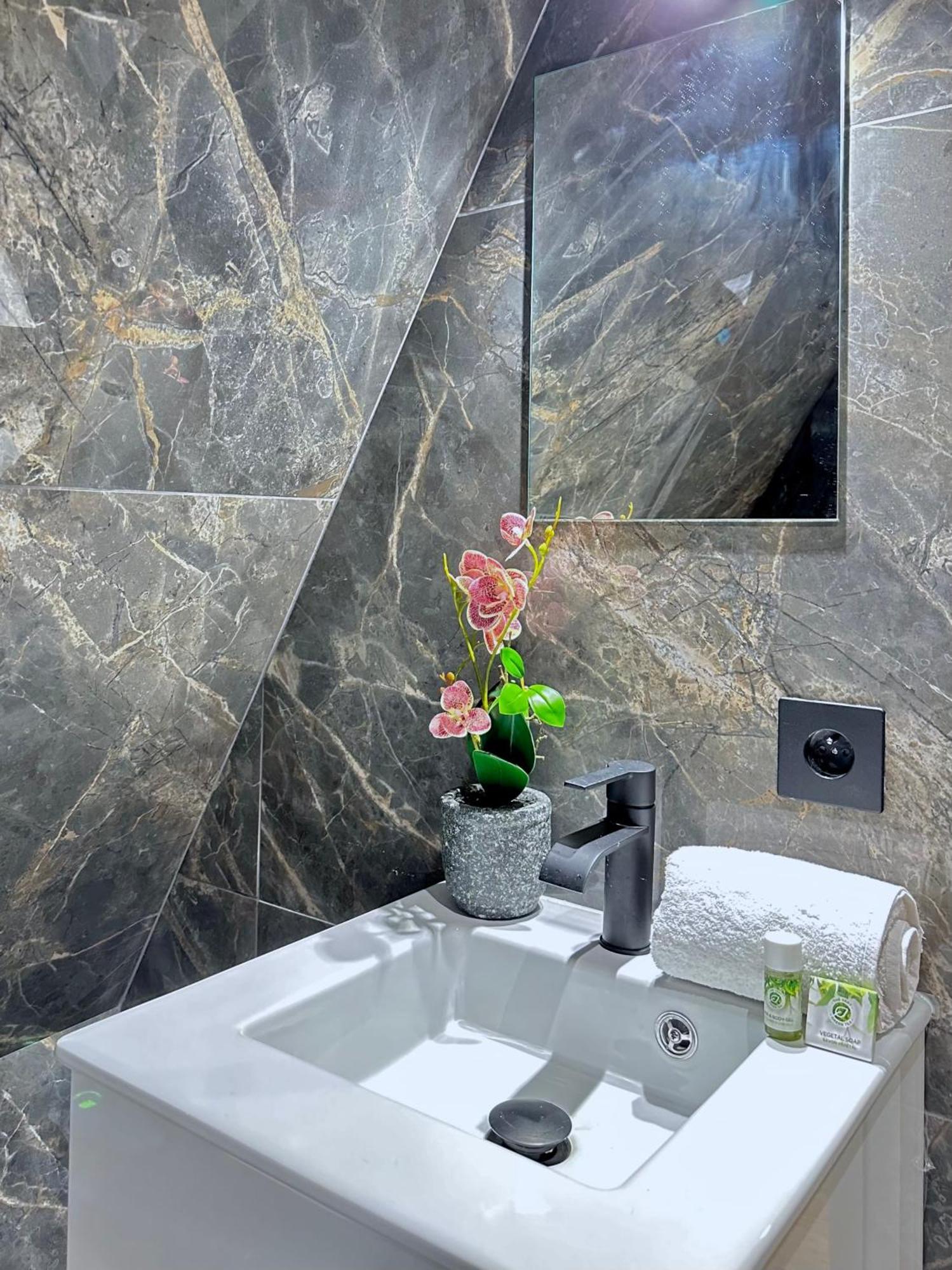 Le Marais' Finest Luxurious Apartment 巴黎 外观 照片